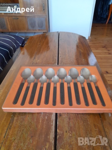 Стар комплект лъжици