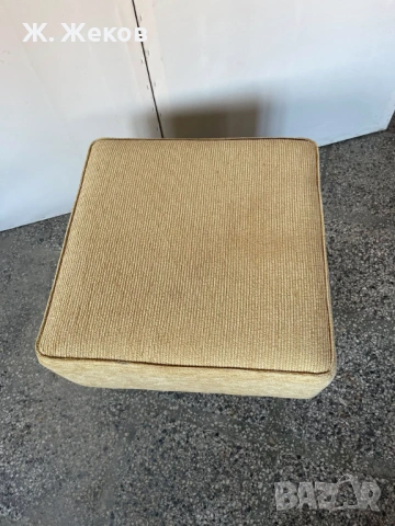 Стилна табуретка, снимка 3 - Дивани и мека мебел - 54073644