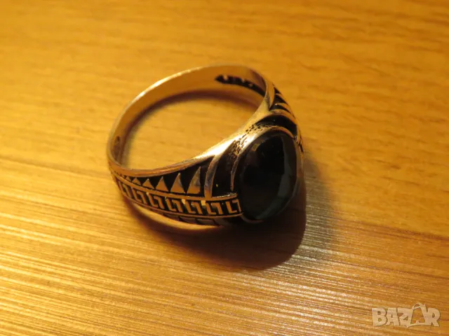 Старинен красив мъжки сребърен пръстен с голям красив  син сапфир Камъкът на кралете сребро, снимка 3 - Пръстени - 49535291
