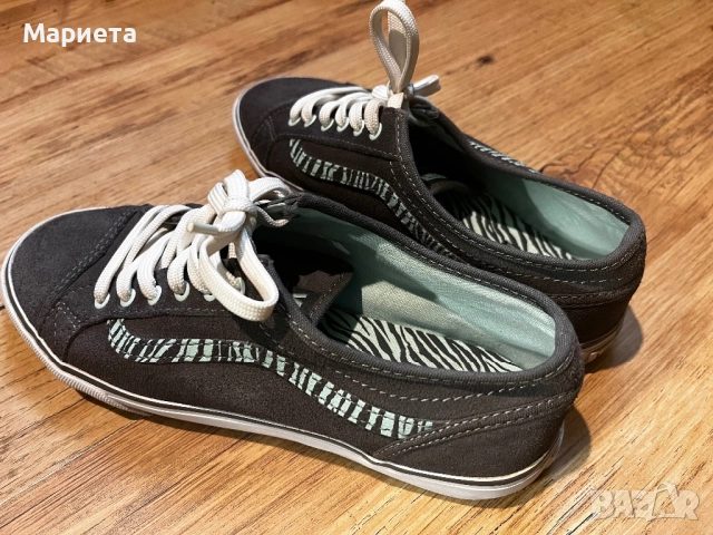 Дамски Обувки Vans 37 в сиво и ментово като нови 
