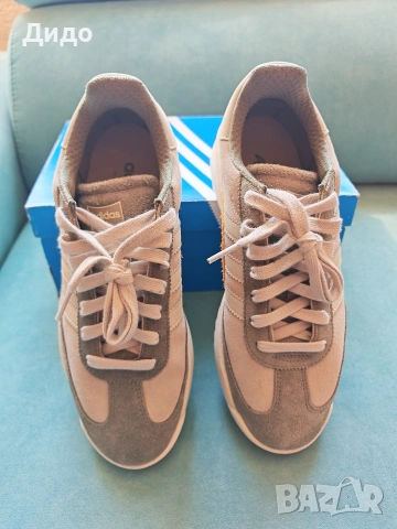 Маратонки Adidas , снимка 3 - Маратонки - 53849304