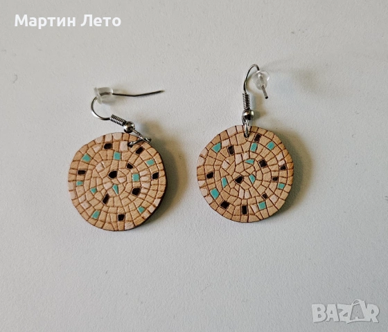 Дървени обеци. Ръчна изработка. Уникат!, снимка 2 - Обеци - 53375571