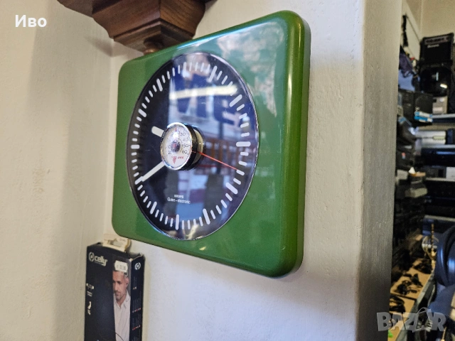 Стенен немски часовник KRUPS В отлично състояние, работи много точно. Има и термометър, който също п, снимка 3 - Стенни часовници - 53098501
