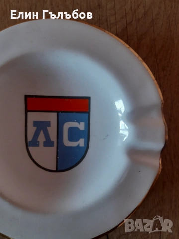 Пепелник (порцеланов) на Левски-Спартак, ретро, снимка 5 - Фен артикули - 53972839