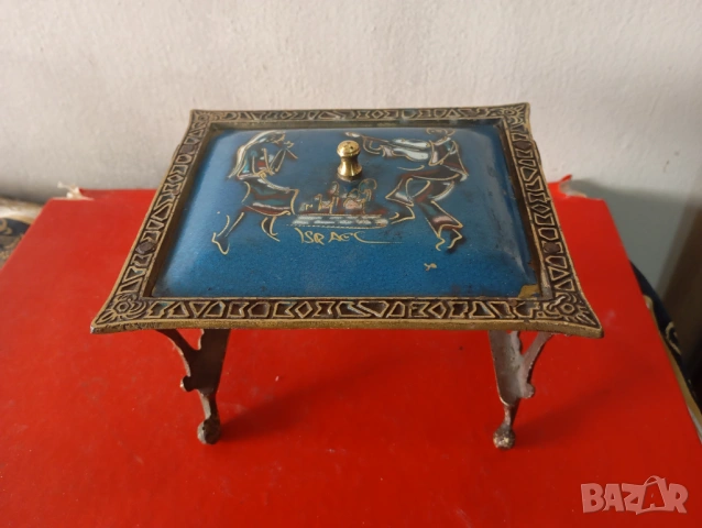 Винтидж кутия за бижута