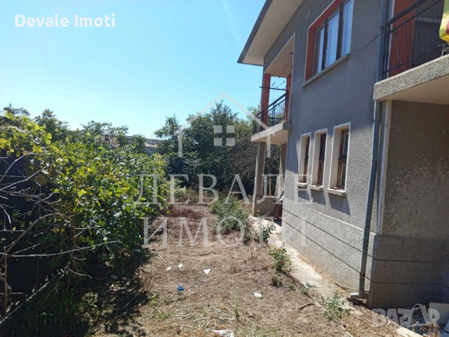 Продава се масивна двуетажна къща в центъра, снимка 5 - Къщи - 51532688