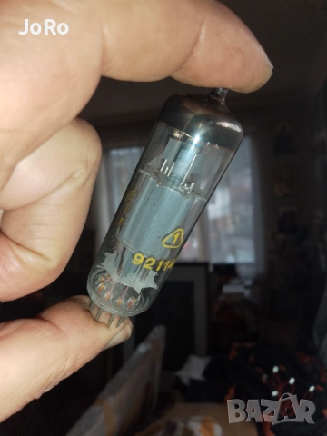 Радиолампи ECL81 RFT Funkwerk Erfurt , снимка 3 - Ресийвъри, усилватели, смесителни пултове - 53377620