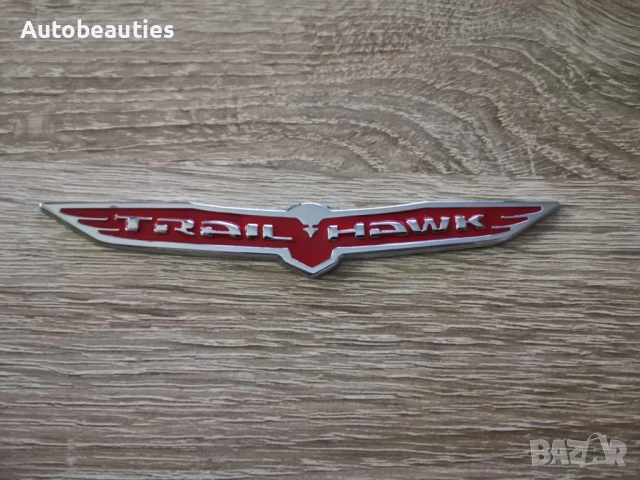 Jeep Trailhawk червена емблема малък размер