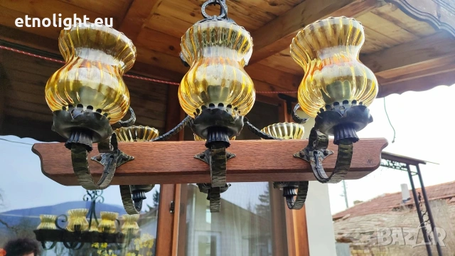 Красив полилей съчетание от дървена греда, ковано желязо и 6 стъкленици , снимка 2 - Полилеи - 53965486