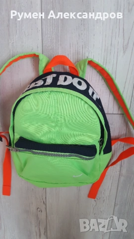 Детска електрикаво зелена NIKE раничка, снимка 2 - Раници - 53940542