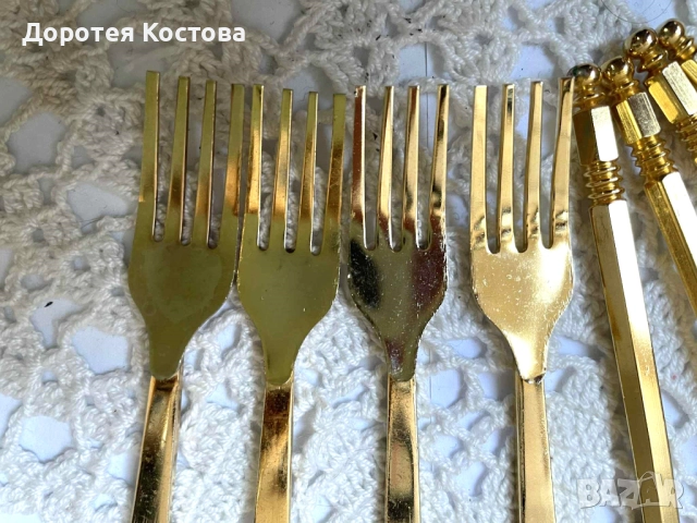 Красиви лъжички и вилички с цветя и пеперуди, закупени от Англия, 8 броя, снимка 7 - Антикварни и старинни предмети - 52110376