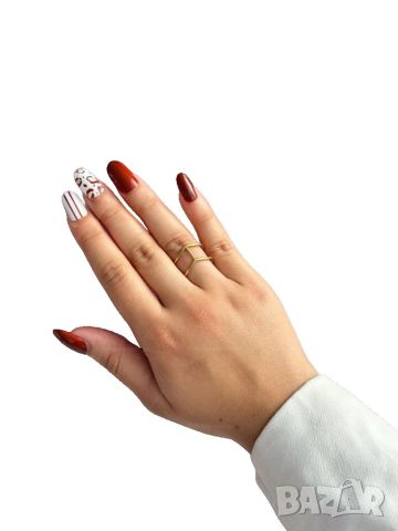 Дамски пръстен от медицинска стомана с нежни линии деликатна елегантност, снимка 2 - Пръстени - 46374248
