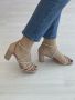 Официално-ежедневни дамски сандали с елегантни извивки и бляскави детайли