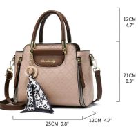 Стилна бежова дамска чанта от екокожа , снимка 3 - Чанти - 45483635