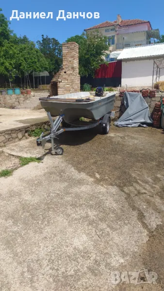 Лодка с колесар, снимка 1