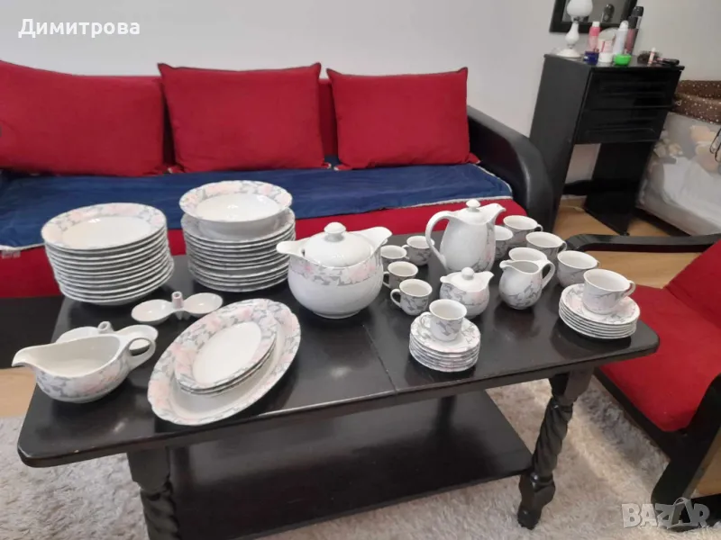 Голям ретро порцеланов сервиз за хранене, чай и кафе, снимка 1