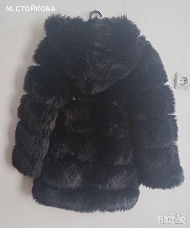 палто с косъм размер XS в черно с качулка, снимка 1
