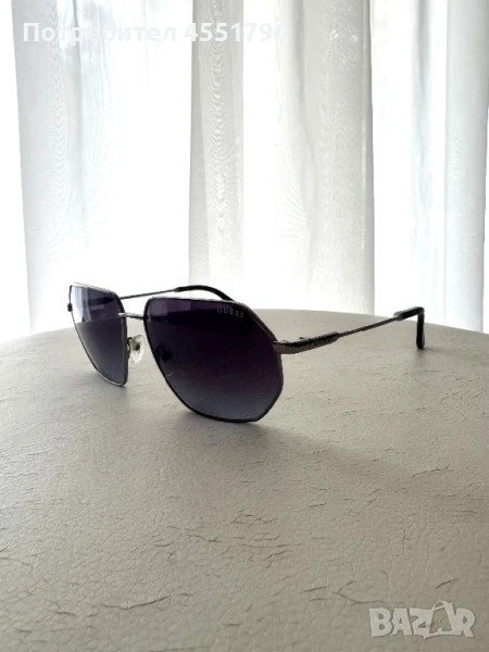 Оригинални слънчеви очила GUESS – модерна визия и комфорт, снимка 1