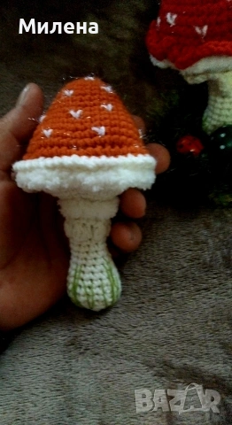 Плетена гъбка върху пънче, снимка 4 - Декорация за дома - 53574785