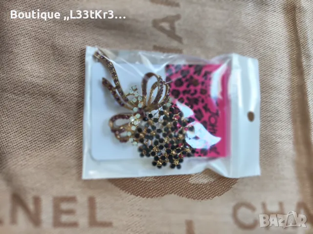 Брошки Betsey Johnson, снимка 12 - Други - 46847688