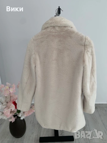 Пухено палто в размер XS, снимка 12 - Палта, манта - 53018959