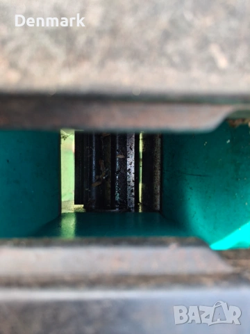 Дробилка за клони Bosch, снимка 6 - Градинска техника - 54127912