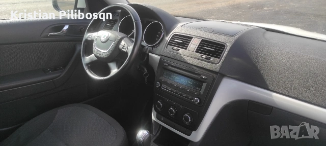 Skoda Yeti 1.2TSI 105kc 5A, снимка 11 - Автомобили и джипове - 53383851