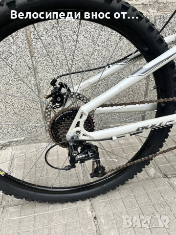 Алуминиев велосипед 26 цола 21 скорости дава амортисьор дискове спирачки много запазено , снимка 2 - Велосипеди - 54225403