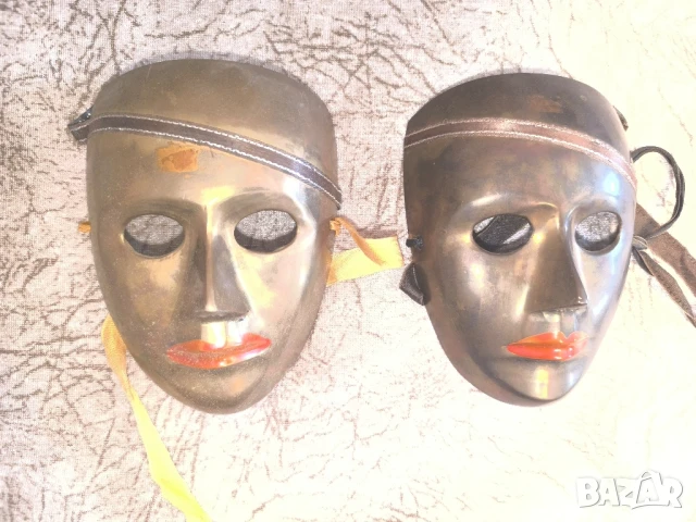 два броя стари метални маски