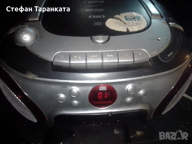 MP3 player, радио тунер и касетофон в едно