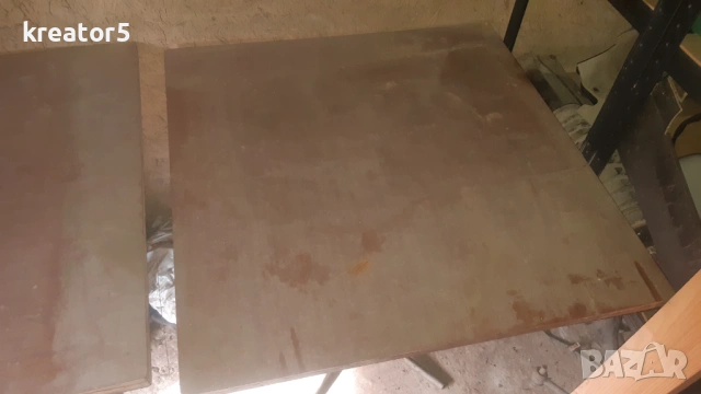 Квадратни маси 75/75см-с метални крака-2 броя