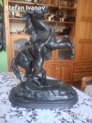 Метална склуптура