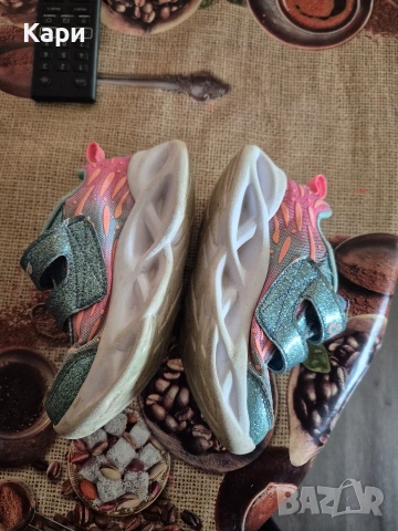 Skechers светещи маратонки 24 номер, снимка 4 - Детски маратонки - 53594031