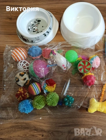 Играчки и купички за малко коте