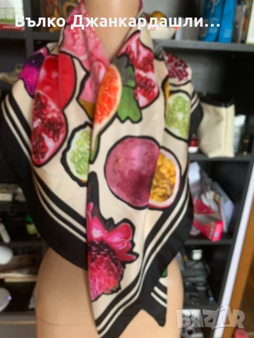 Копринен шал Marc Cain, снимка 7 - Шалове - 53094135
