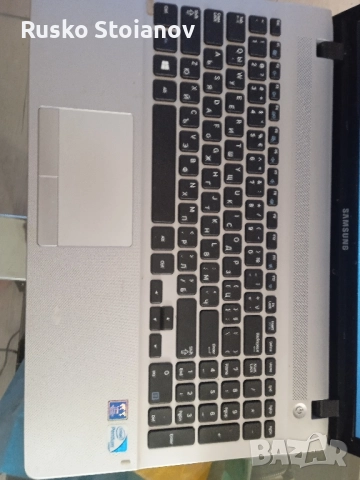 Samsung NP300e5v, снимка 2 - Лаптопи за дома - 51808206