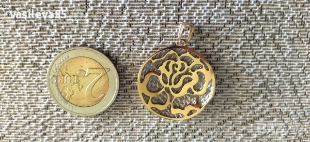 Златна висулка, снимка 3 - Колиета, медальони, синджири - 41658104