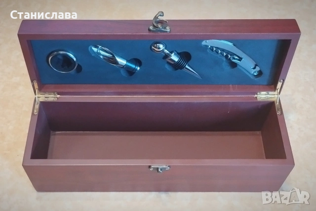 Кутия с аксесоари за вино нова, снимка 2 - Подаръци за мъже - 53723415
