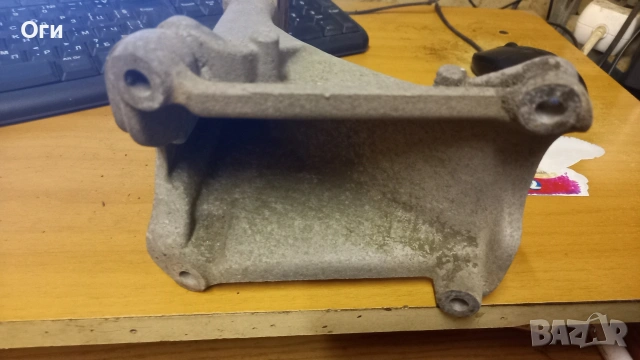 Конзола/лапа за двигател от Пасат В3 и Голф 2 357 199 354, снимка 2 - Части - 53454415