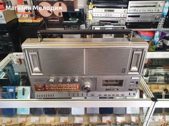 Радио Grundig RR 3000 В отлично състояние. Всичко му работи с изключение на касетата., снимка 2 - Радиокасетофони, транзистори - 49345109