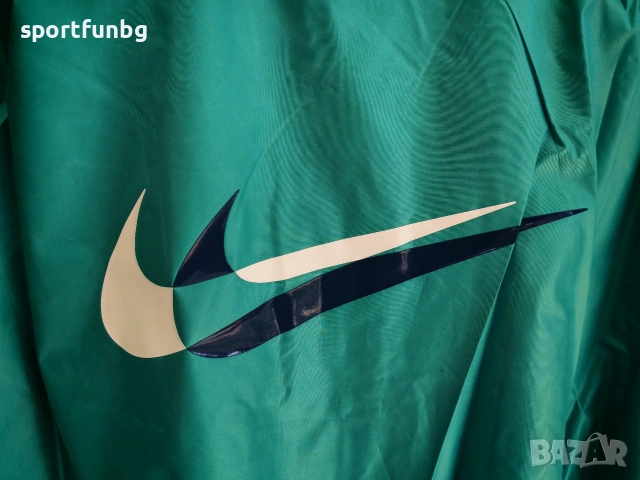 Дамско яке Nike Swoosh Run Jacket Womens, снимка 10 - Якета - 53870998