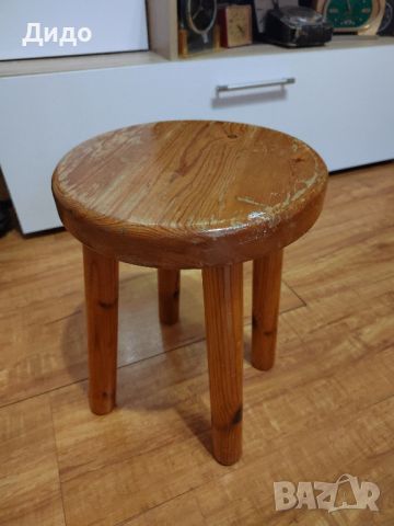Малко дървено столче., снимка 1 - Декорация за дома - 46501577