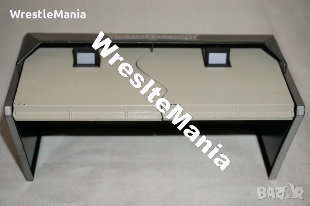 Рядка Оригинална Разрушаваща се Коментаторска Кеч Маса WWE Wrestlemania Commentator Breakable Table , снимка 8 - Колекции - 51855695