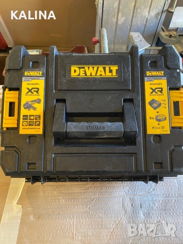 De Walt куфар за ъглошлайф, снимка 3 - Куфари с инструменти - 53666286