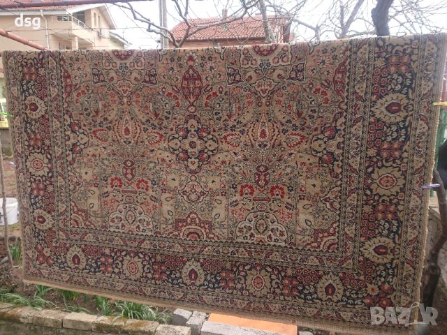 Персийски килим, снимка 1 - Килими - 45707405