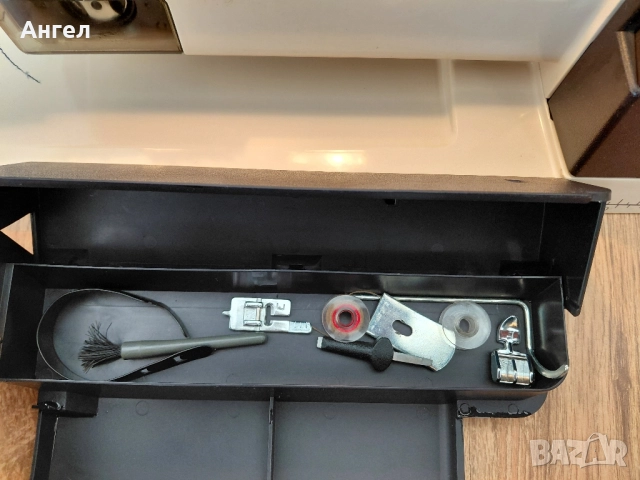 Шевна машина Husqvarna PRISMA 960, снимка 12 - Шевни машини - 41830445