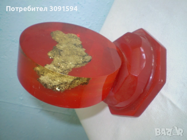 Стара рядка уникална руда в червен луцит с вградена руда , снимка 5 - Антикварни и старинни предмети - 53736552