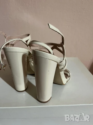 Високи обувки, снимка 3 - Дамски обувки на ток - 50887477