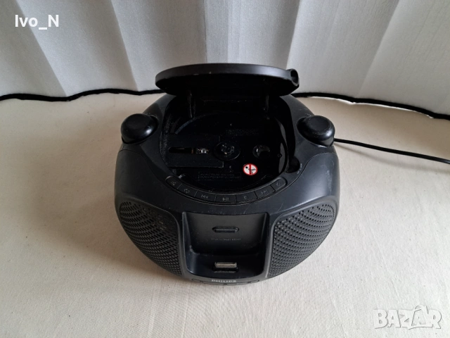 Philips AZD 102 / FM радио/ CD плейър/ AUX/ iPhone/iPod Dock., снимка 2 - Радиокасетофони, транзистори - 53477573