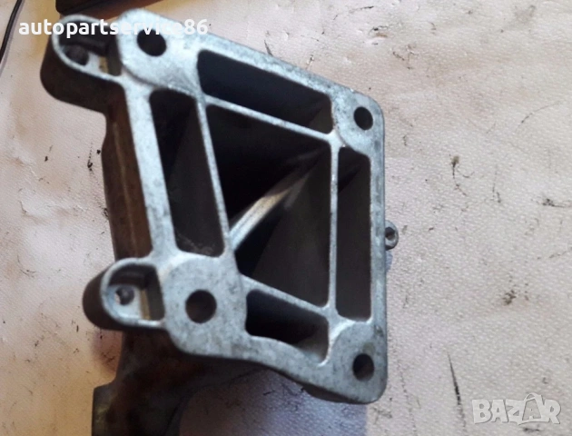 Тампон за двигател за Mercedes ML W164 3.0 CDI (2011) A6422233204 , снимка 2 - Части - 53873109